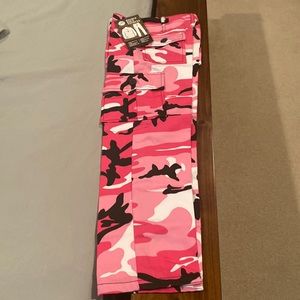 Kids Fatigues. Size small. 22”-28” waist. Brand new. Never worn.